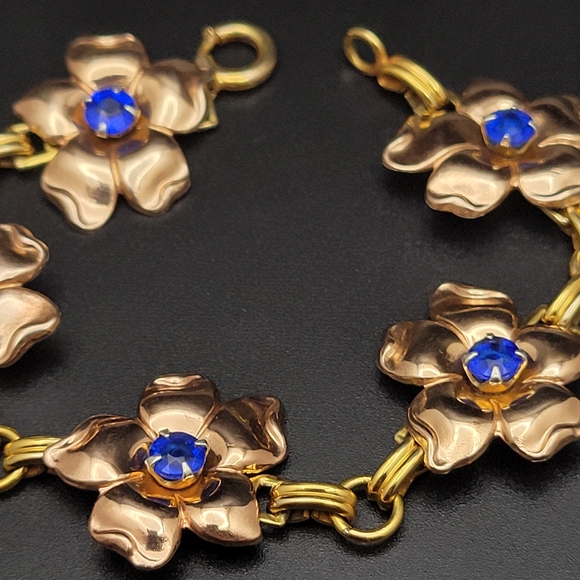 Mid Century Vintage Floral Gold Filled Bracelet with Blue Vibrant Rhinestones 7" - Picture 3 of 16